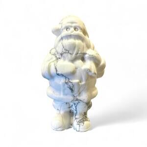 81 mm Howlite Santa Claus Carving – Holiday Crystal Figurine Decor